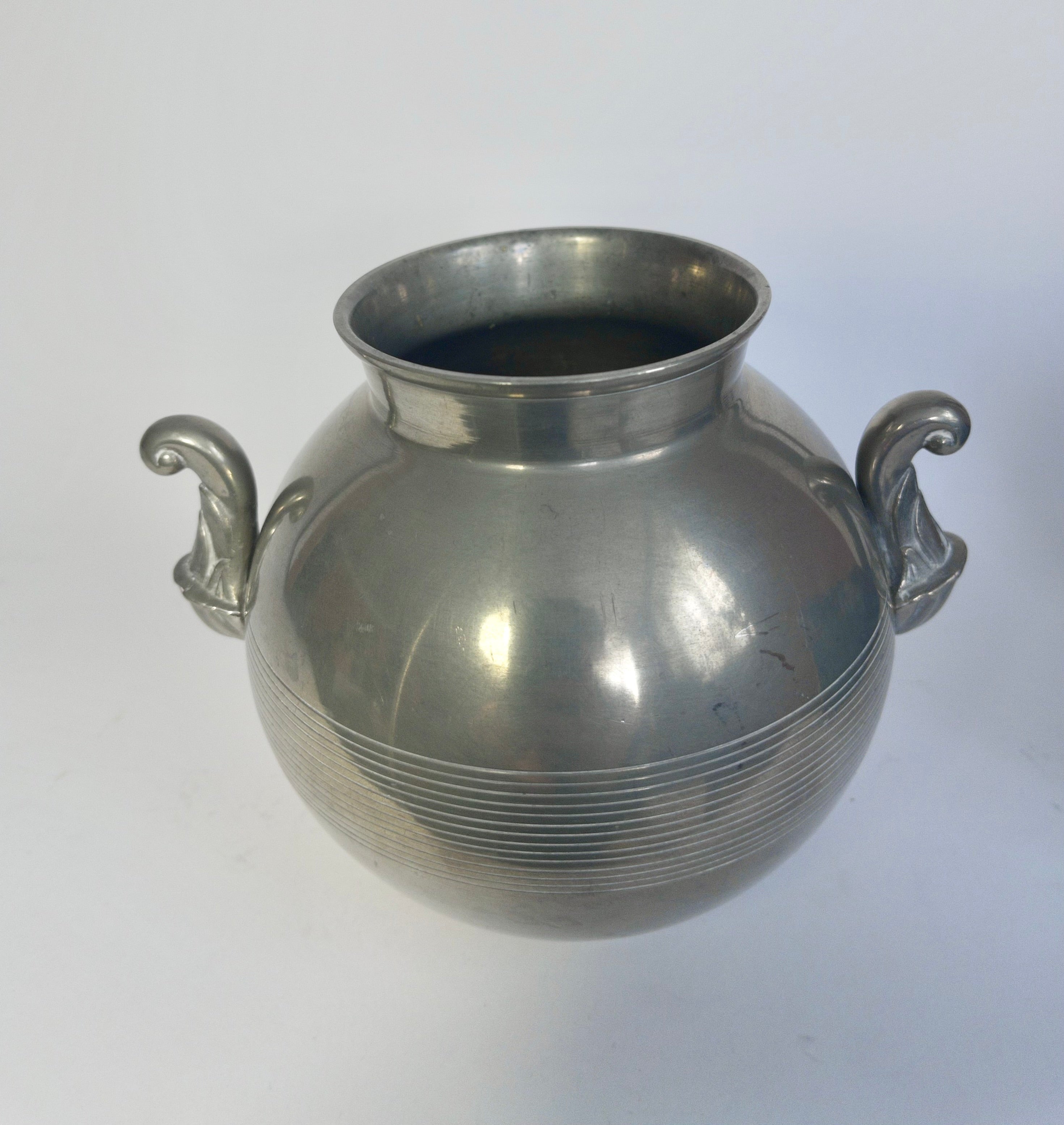 Pewter vase by GAB Tenn, Sweden, hallmarked N8 for 1939