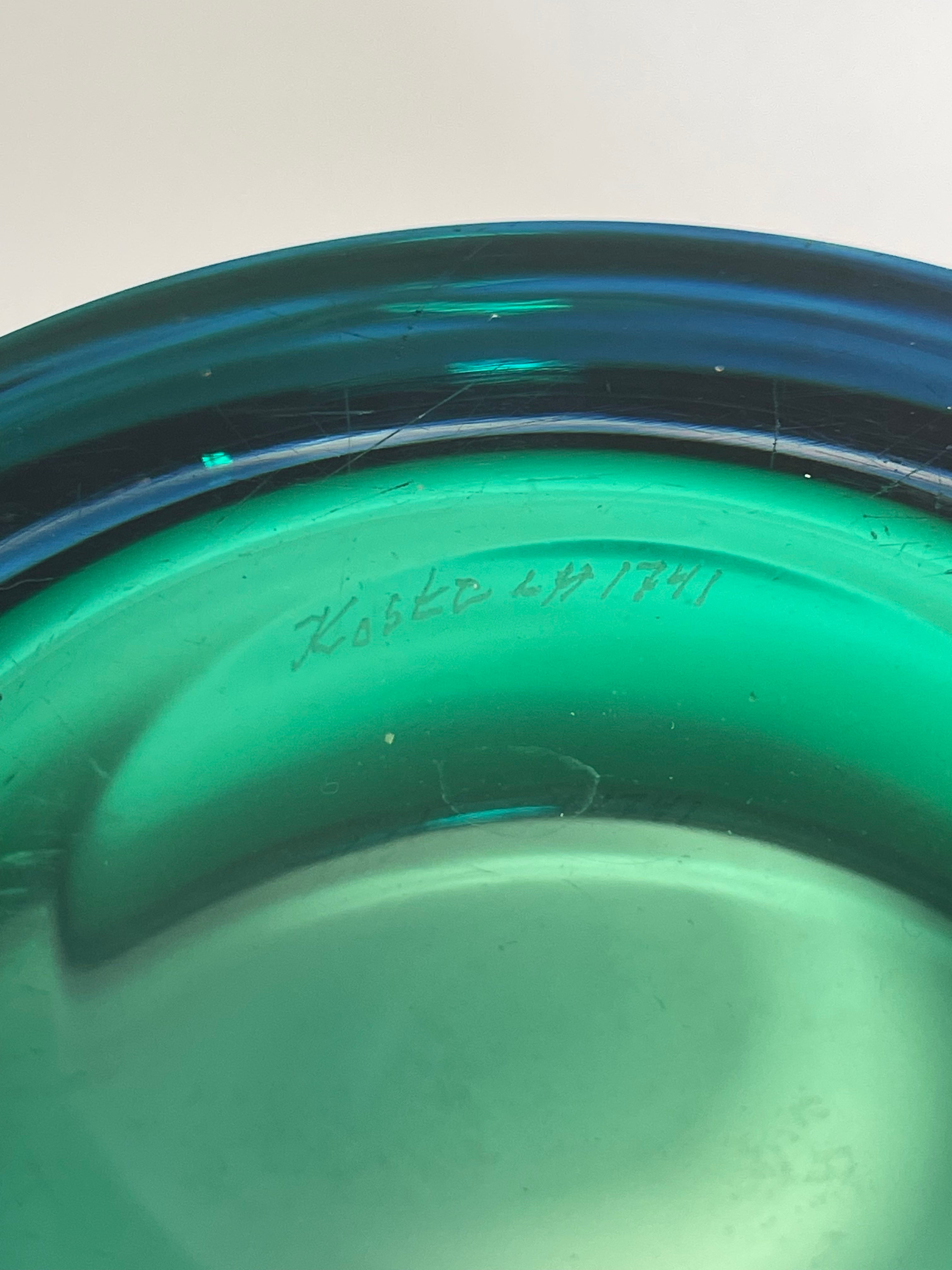 Green glass bowl by Vicke Lindstrand for Kosta, c.1960s