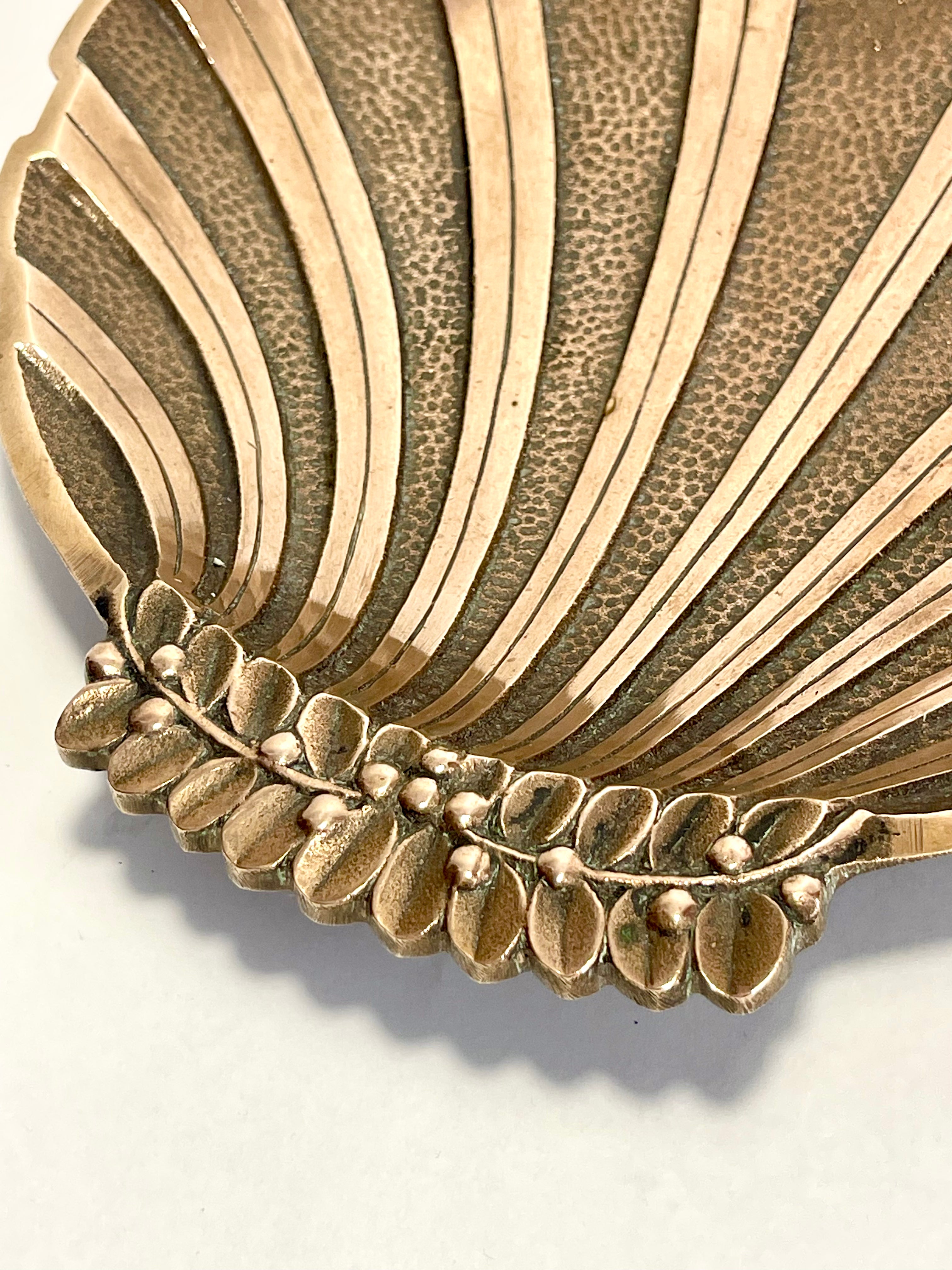 Pair of Danish Art Deco Bronze Shell Dishes by Niels Dam Ravn, 1930s-1940s